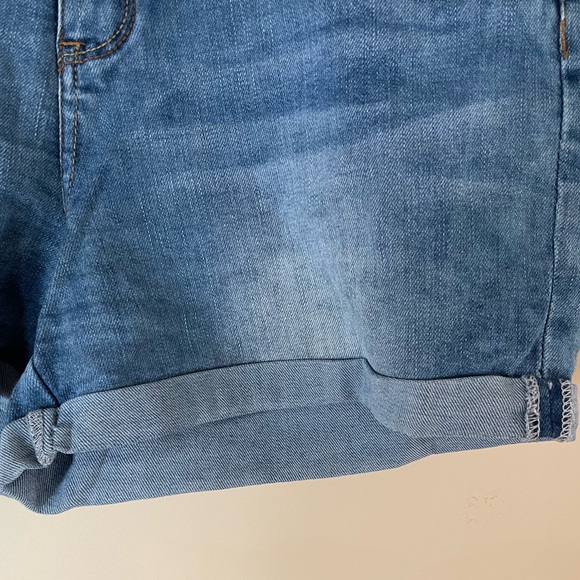 Eighty Two Denim Shorts Size 7 - Picture 6 of 7